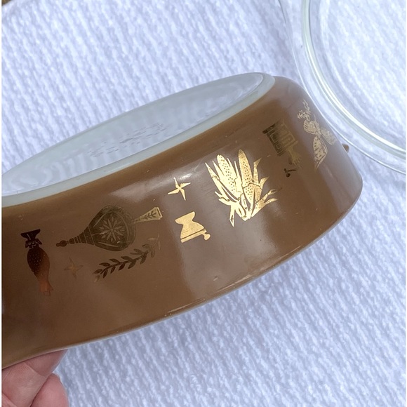 PYREX CASSEROLE BAKING Dish only EUC 6” x 1.5” 471 1 pt Early American Gold brow - Picture 3 of 8
